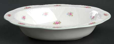 Rosebud (Dainty Shape) 9" Oval Vegetable Bowl