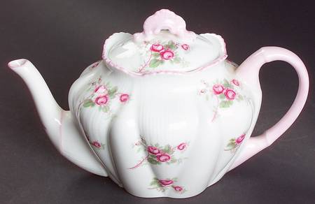 Bridal Rose (Dainty Shape) Individual Teapot & Lid