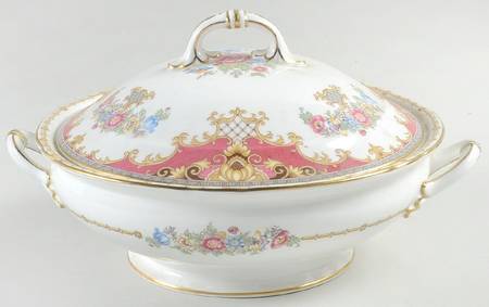 Sheraton Pink (13289, Scalloped) Round Covered Vegetable