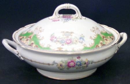 Sheraton Green (Scalloped) Round Covered Vegetable