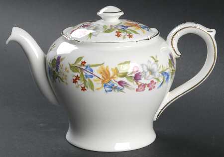 Spring Bouquet (Gainsborough, Scalloped) Mini Teapot & Lid