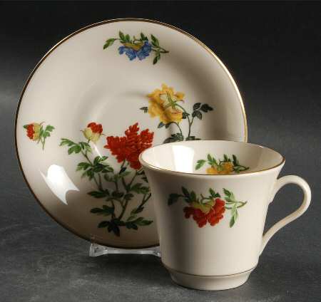 Malin Gold Flat Cup & Saucer Set