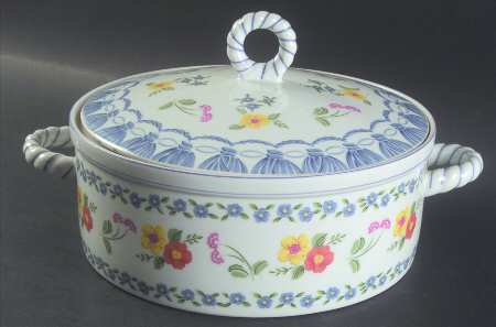 Romance 2 Qt Round Covered Casserole