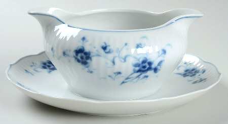 Victoria Blue Gravy Boat with Attached Underplate