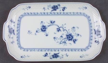 Victoria Blue Large Sandwich Tray