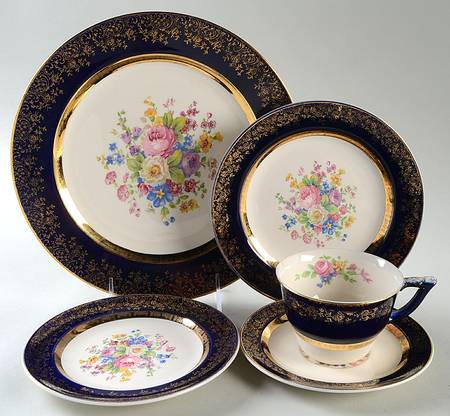 Aristocrat Cobalt Blue (Floral Center) 5 Piece Place Setting