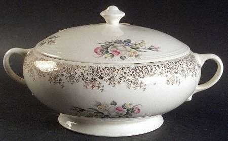 Royal Rose Bouquet Round Covered Vegetable