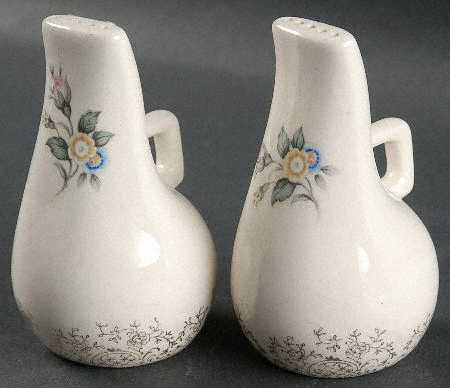 Royal Rose Bouquet Salt & Pepper Set