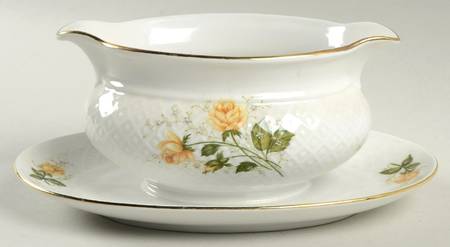 25916 Gravy Boat with Attached Underplate