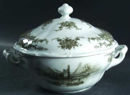 Rhinegau (Scalloped) Round Covered Vegetable