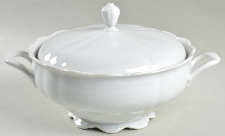 Theresia White Round Covered Vegetable