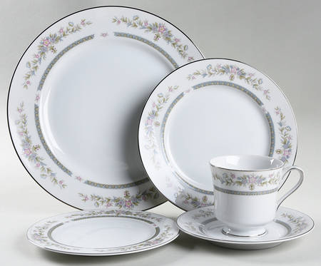 Shelly (Japan) 5 Piece Place Setting