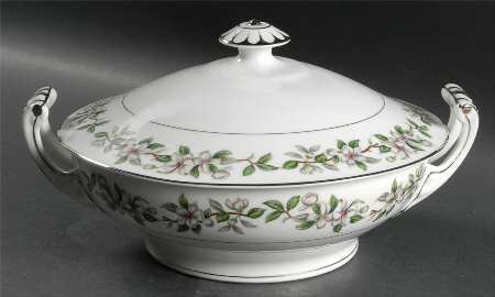 Pamela (Platinum Trim) Round Covered Vegetable