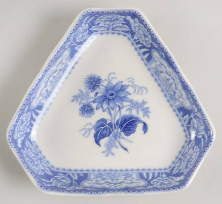 Blue Room Collection 5" Triangular Tray