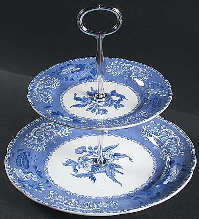 Camilla Blue (Earthenware, Scalloped) 6 5/8"-10"  2 Tiered Serving Tray (Dp, Sp) HC