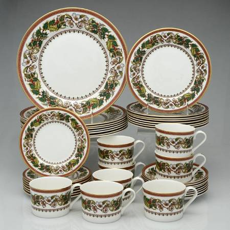 Christmas Rose 43 Piece Set