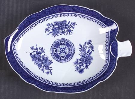 Fitzhugh Blue 7" Leaf Dish