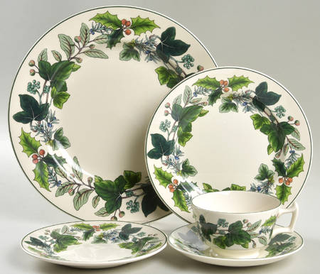 Green Garland 5 Piece Place Setting