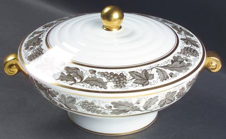 Kent Grey Round Covered Vegetable