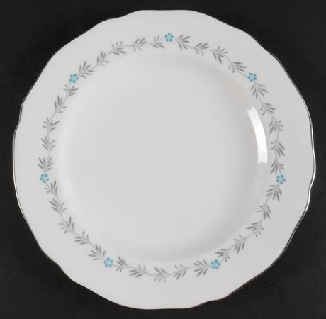 Lyric Luncheon Plate by Spode