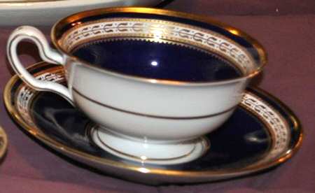 R3717 Footed Cup & Saucer Set