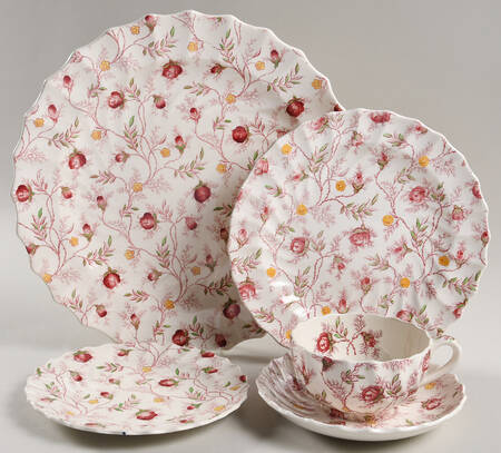 Rosebud Chintz (2-8401, Pink Vine) 40 Piece Estate Set