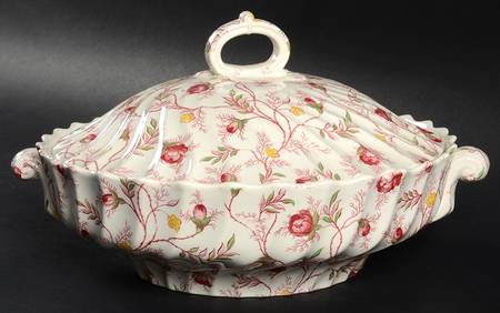 Rosebud Chintz (2-8401, Pink Vine) Round Covered Vegetable