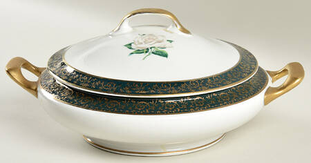 Chantilly Dark Green (Gold Filigree) Round Covered Vegetable