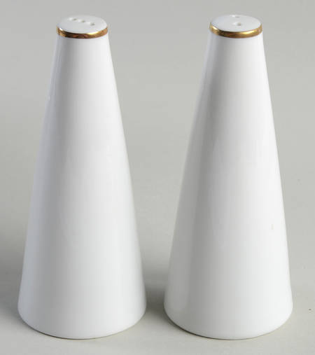 Bridal Wreath Salt & Pepper Set