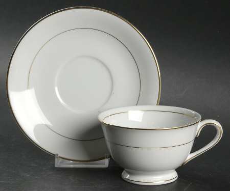 Bridal Wreath Footed Cup & Saucer Set