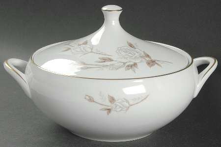Lady Fair Round Covered Vegetable