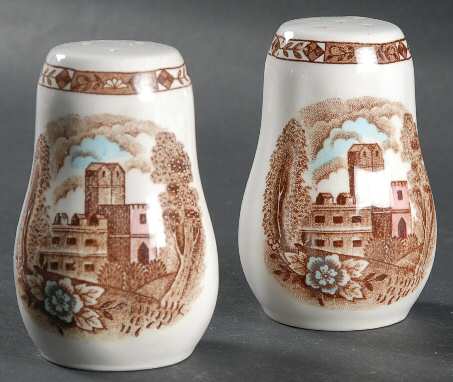 Manor Vista Salt & Pepper Set