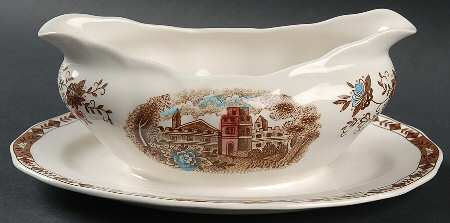 Manor Vista Gravy Boat with Attached Underplate