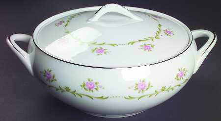 Serenade Round Covered Vegetable