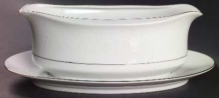 Shannon Gravy Boat with Attached Underplate