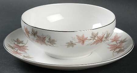 Windsor Gravy Boat with Attached Underplate