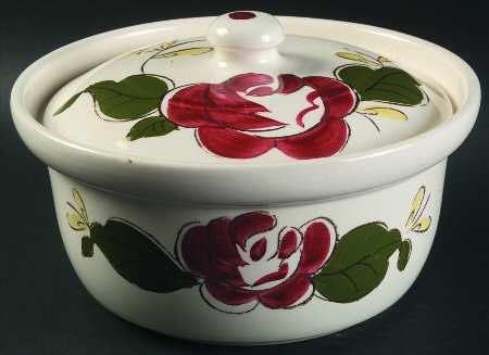STT5 1.5 Qt Round Covered Casserole