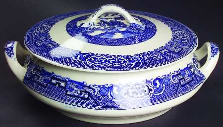 Willow Blue (Smooth) Round Covered Vegetable