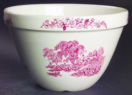 The Ferry Pink (Cream, Scallop) 7" Mixing Bowl