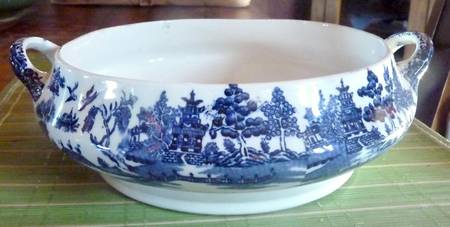 Old Willow Blue Round Vegetable No Lid