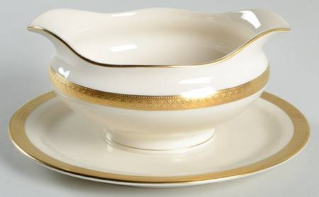 Bracelet Gravy Boat with Attached Underplate