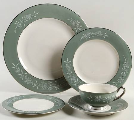 Candlelight 40 Piece Estate Set