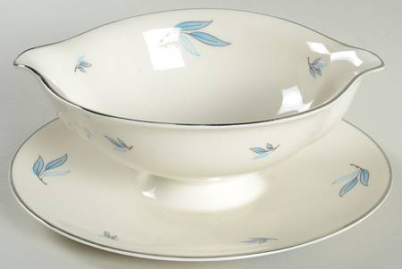 Celeste Round Gravy Boat/Attached Underplate