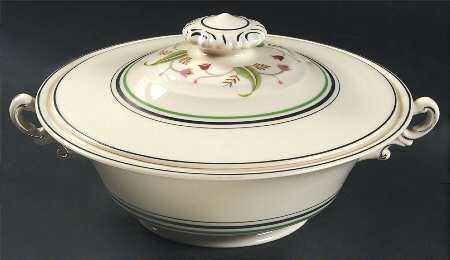 Coralbel (Virginia Shape, Platinum Trim) Round Covered Vegetable