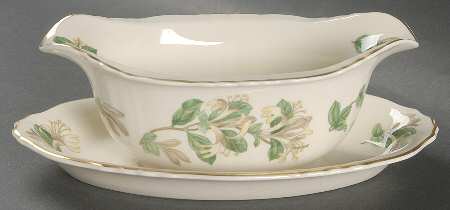 Honeysuckle Gravy Boat with Attached Underplate