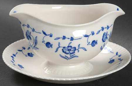 Nantucket Gravy Boat with Attached Underplate