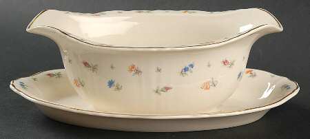 Suzanne Gravy Boat with Attached Underplate