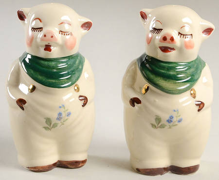 Smiley Pig  #20 Salt & Pepper Set