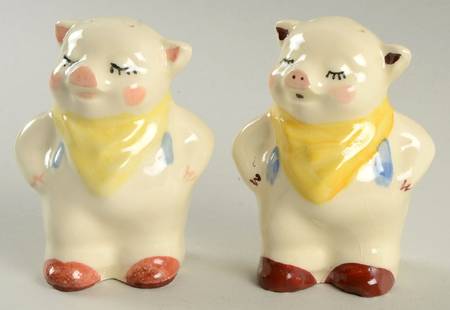 Smiley Pig  Small #15 Salt & Pepper Set