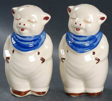 Smiley Pig  #10 Salt & Pepper Set